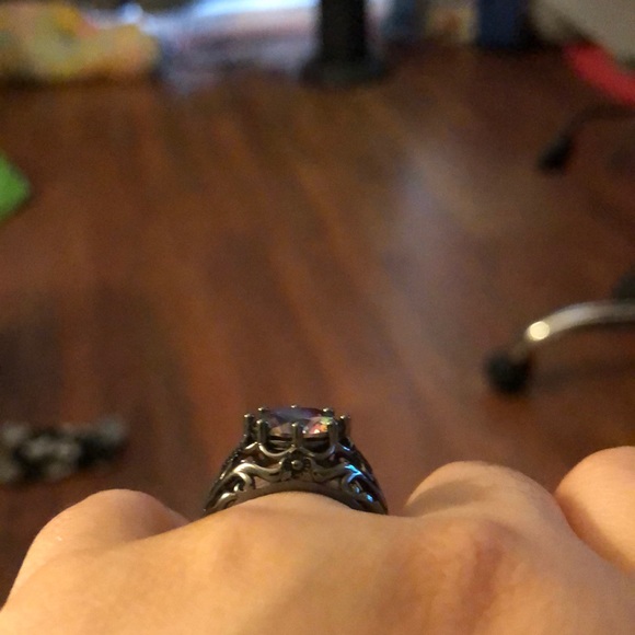 Ring - Picture 2 of 3